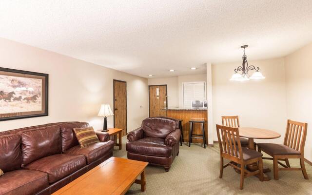 Quality Inn & Suites Plano
