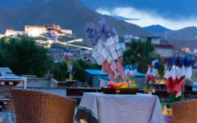 Lobbum Tsang Boutique Hotel