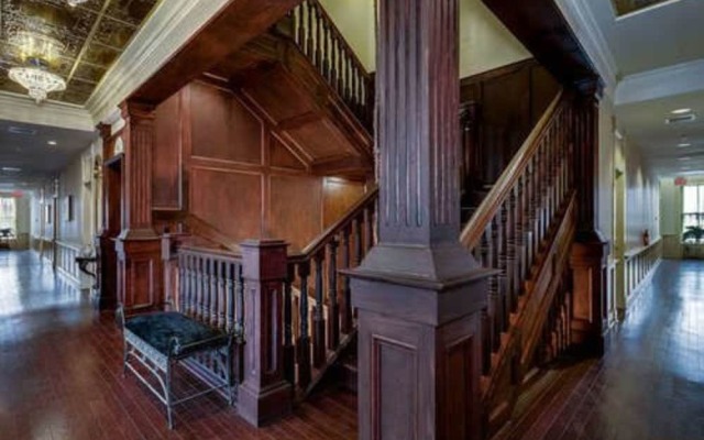 Historic Elgin Hotel