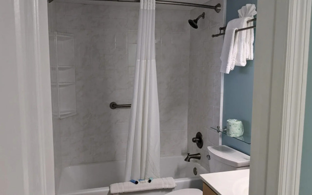 Shell Island Resort - All Oceanfront Suites