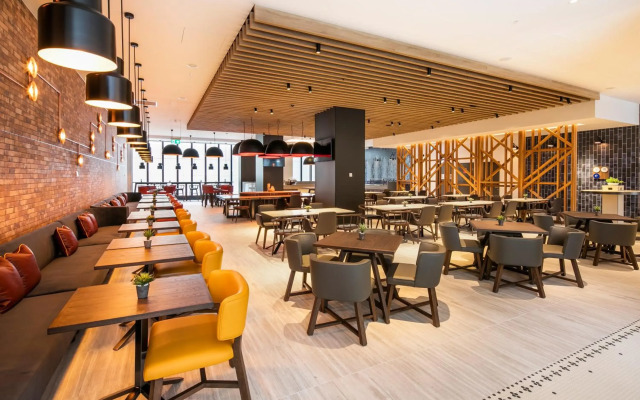 Holiday Inn Express Melbourne Little Collins by IHG