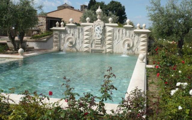 Sovana Hotel & Resort