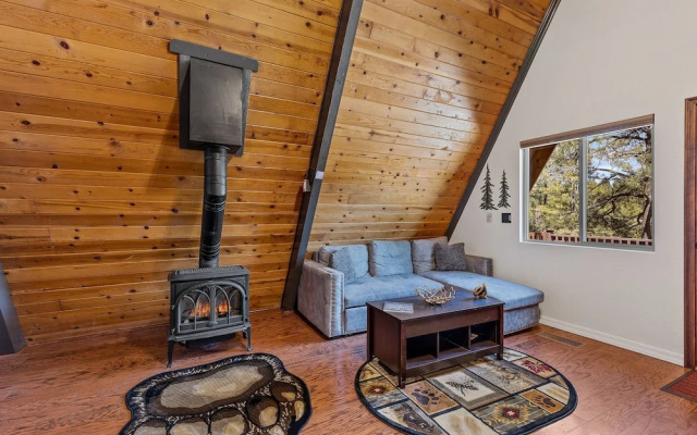 Spacious A-frame Pines Cabin 12 Beds Loft Game Room