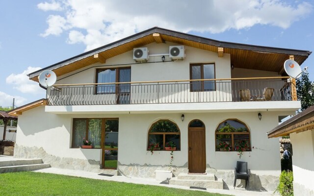 FM Premium Guest House - Kalimantsi