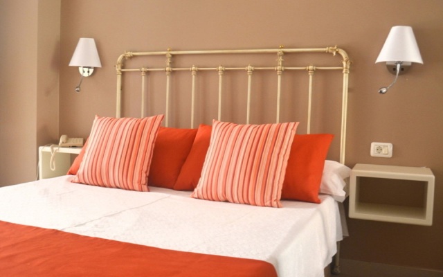 RF Astoria - Only Adults