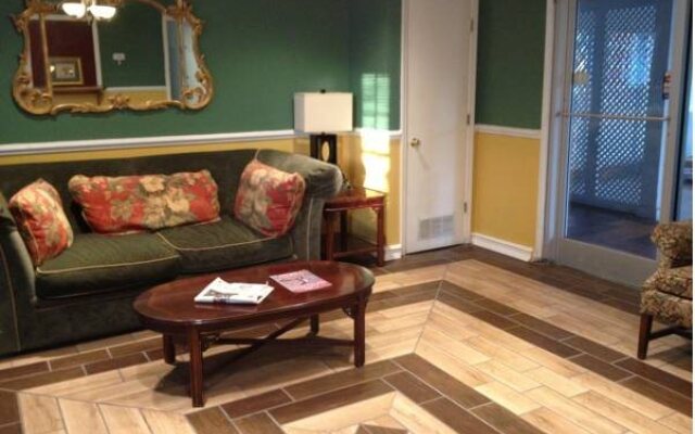 Winton Inn & Suites