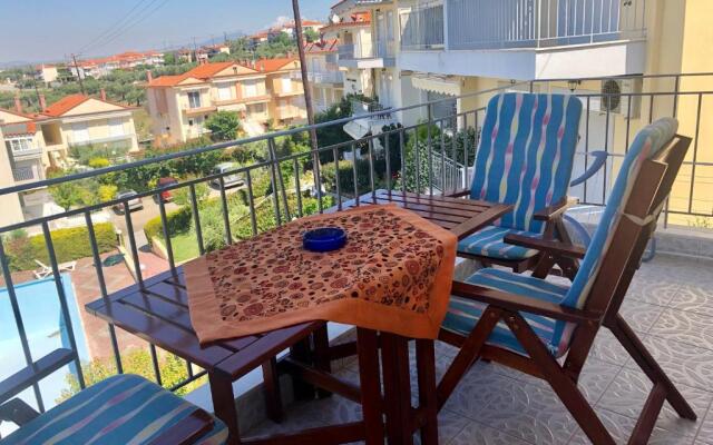 Gerakini 2BR Apt with Shared Pool