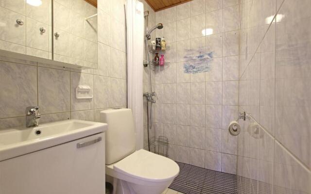 Idyllic central wooden house apartment