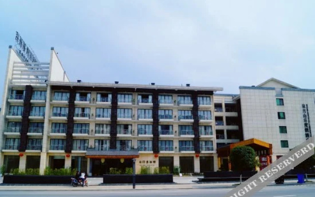 Menfut International Resort Hotel