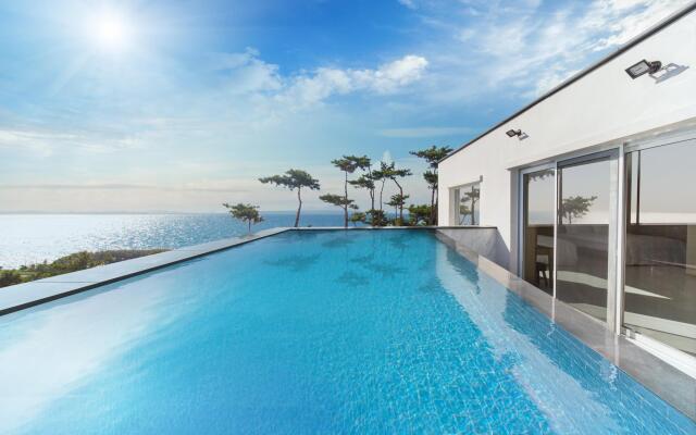 Taean deomarae poolvilla