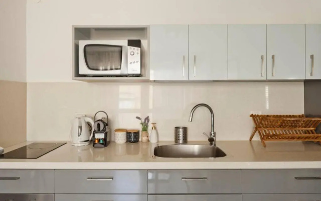 Gordon beach! 2 bedrooms great location