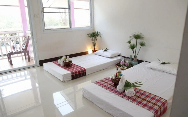 Chiangrai Lake Hill Resort