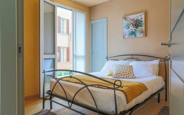 Lakefront Contemporary