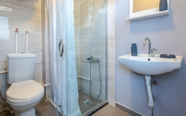 Spectacular Flat Near Bagdat Street in Kadikoy