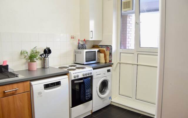 Spacious 3 Bedroom Family Home in Vauxhall