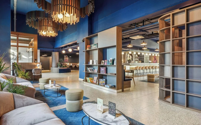 Akena Serris  Val d'Europe