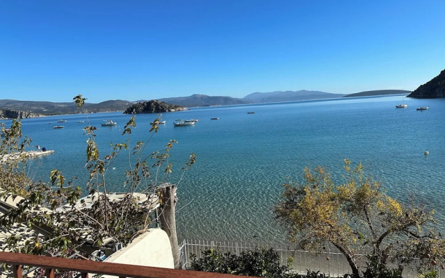 Tolo Beach House with Breathtaking View