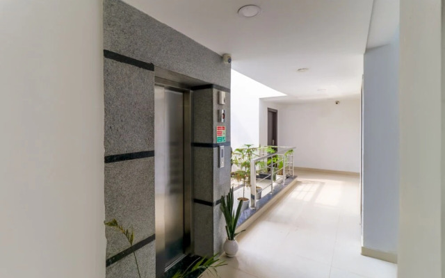 Tipsyy Inn Suites 007