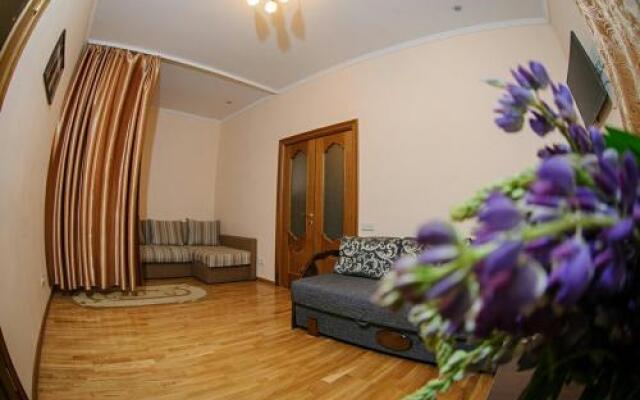 Apartment On Brativ Rohatyntsiv 3