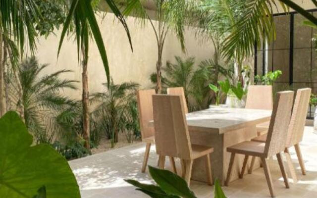 Elegant charm home & Private deck & Pool