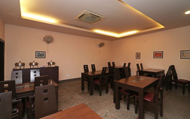 FabHotel Pine Tree