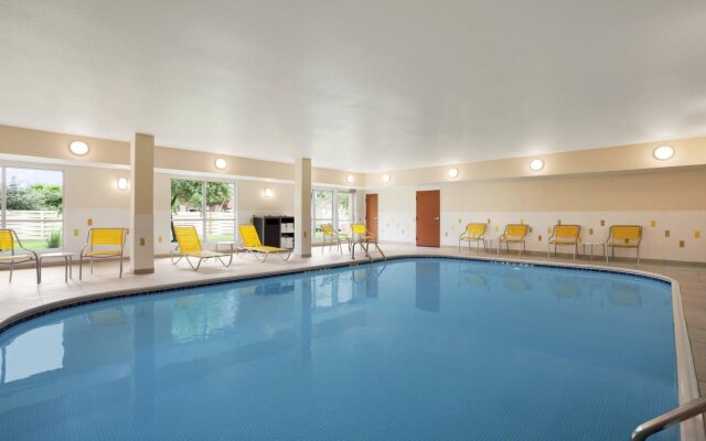 Fairfield Inn & Suites Lansing West