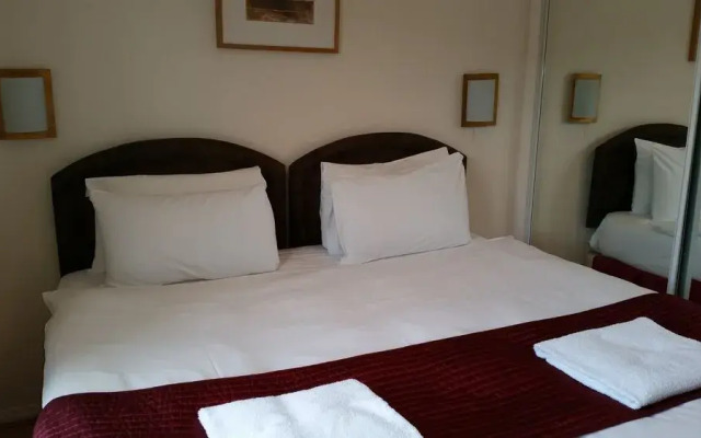 Jamaica Street Apartment