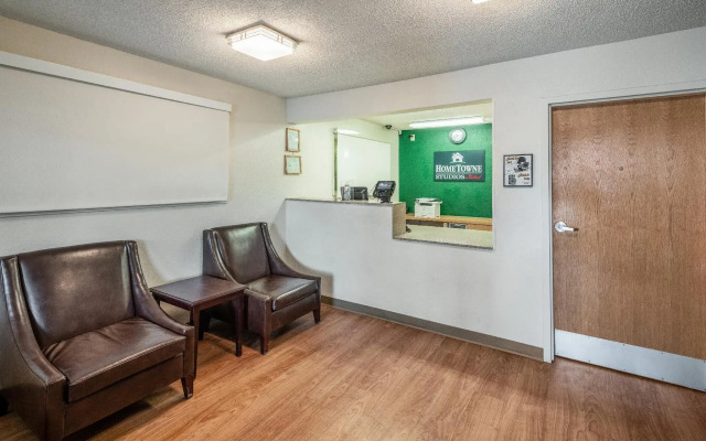 HomeTowne Studios by Red Roof Spokane - Valley