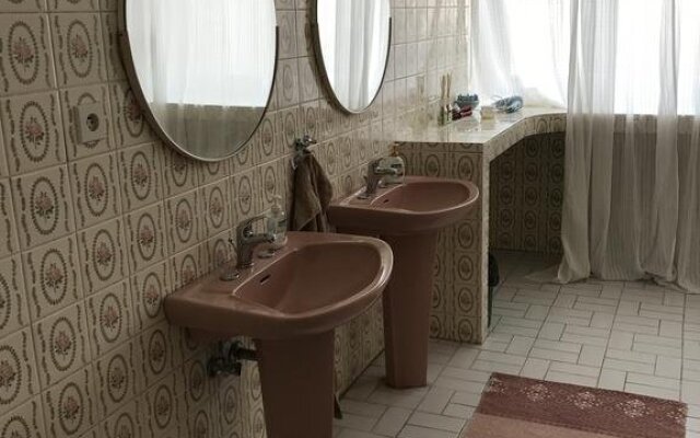 B&B Home