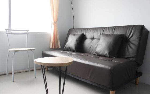 Quite 2BR Apartment at The Jarrdin Cihampelas