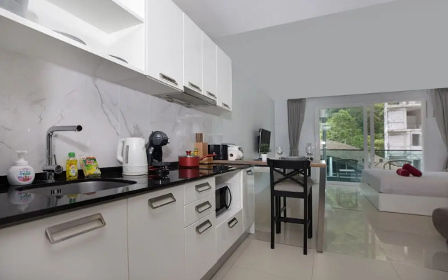 Emerald Hill Patong Apartment 420