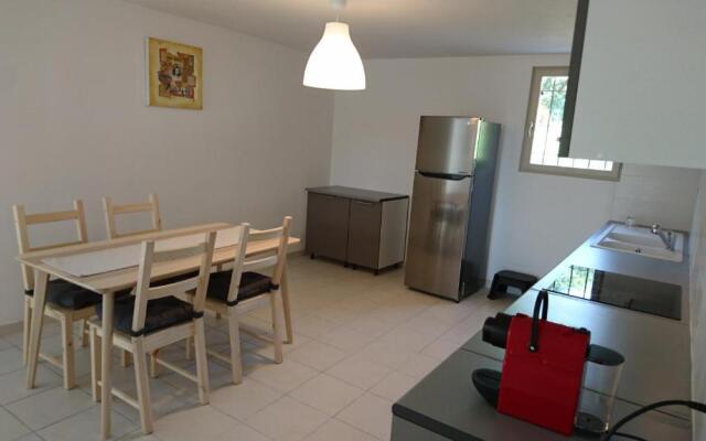 Appart indépendant dans propriété 4000 m2 Luberon