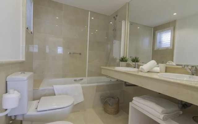 Frontline Duplex With Paradisiacal Views