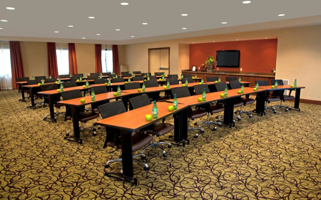 Staybridge Suites Chantilly - Dulles Airport by IHG