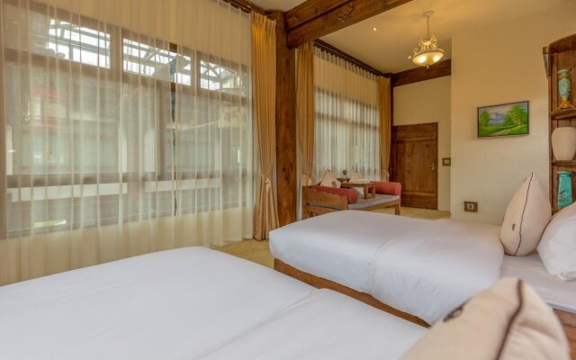 Shangri-La E-Outfitting Boutique Hotel