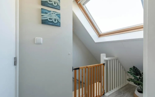 Elegant Beachside Holiday Home