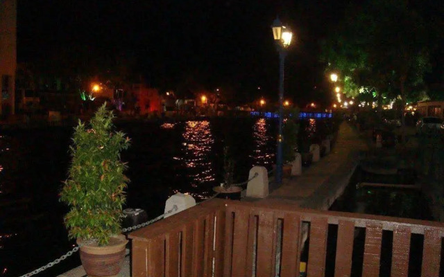 River Golden House - Hostel