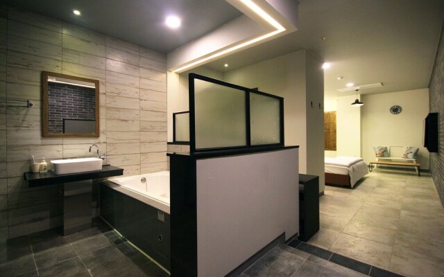 Changwon Masan IVE Hotel