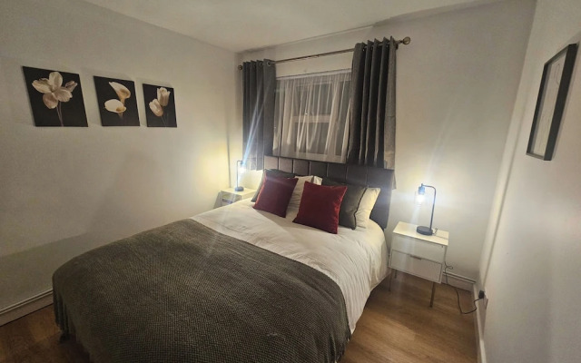 1 Bed Flat - Sleeps 4 - Pets - Parking - Wifi