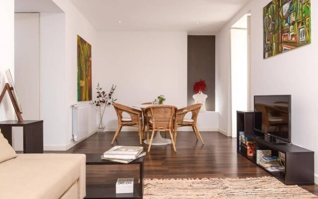 Lisbon Centre Apartment with Private Pool