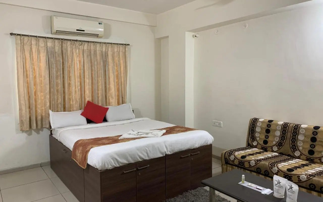 Hotel Mansarovar Luxury Business Hotel