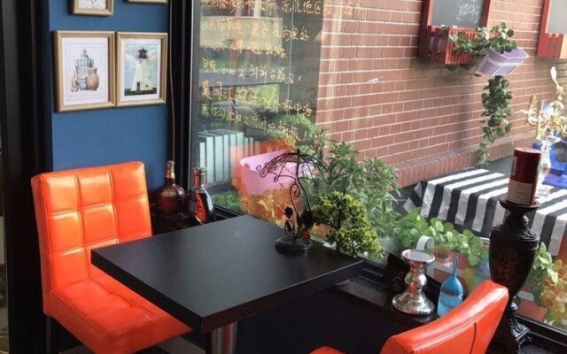 Shakespeare Garden Hostel