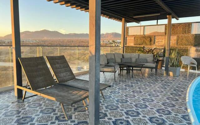 Lovely 3BR condo with Pool FREE Parking