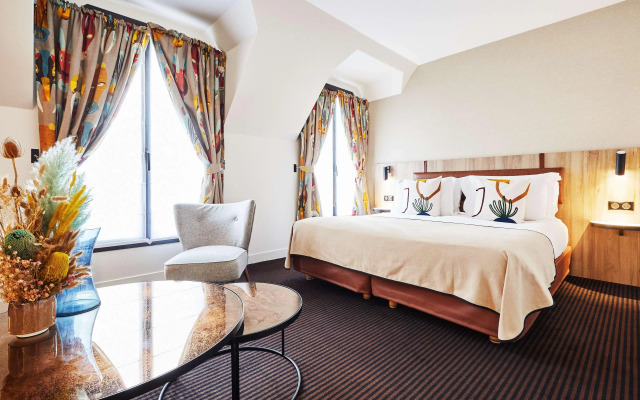 Plaza Tour Eiffel Hotel