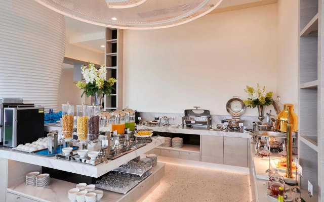 Elmas Cha-Am Design Hotel (SHA Extra Plus)