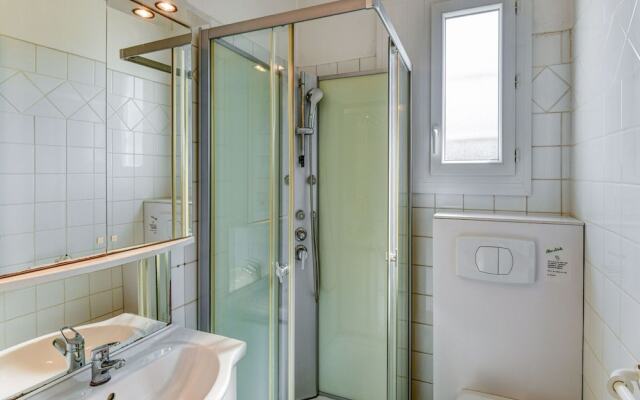 Gite le Chene Vert in a Holiday Park