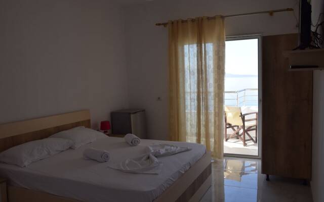 Rojela Rooms