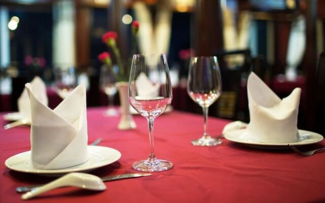 Halong Apricot Cruise
