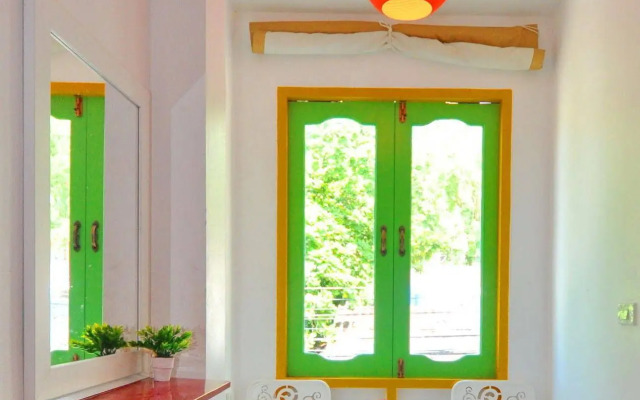 Side Walk Boutique Hotel