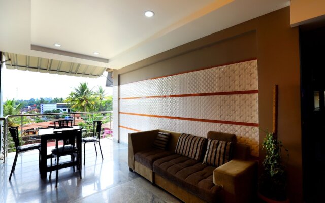 OYO 4678 Greens Residency